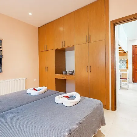 Amaryllis Front House لاردوس